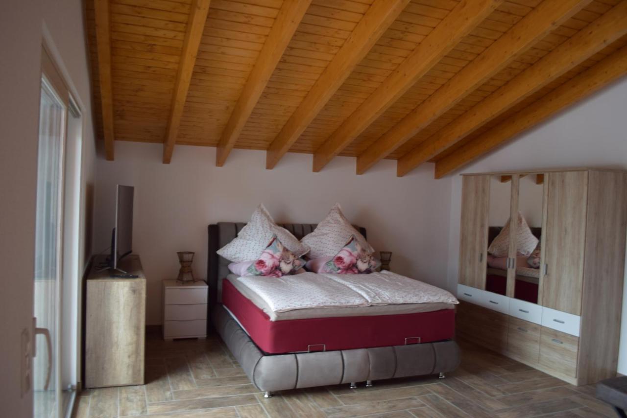 Hunsruecker-fewo - Erlebnishütte - 2 Im Hunsrück In Unzenberg Ferienhaus *